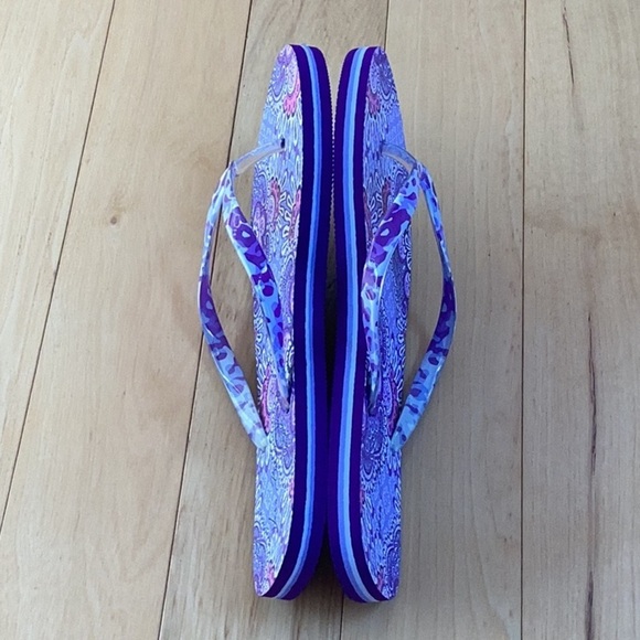 Vera Bradley Flip Flops, lilac tapestry. Women’s size large (9-10) - Picture 9 of 14